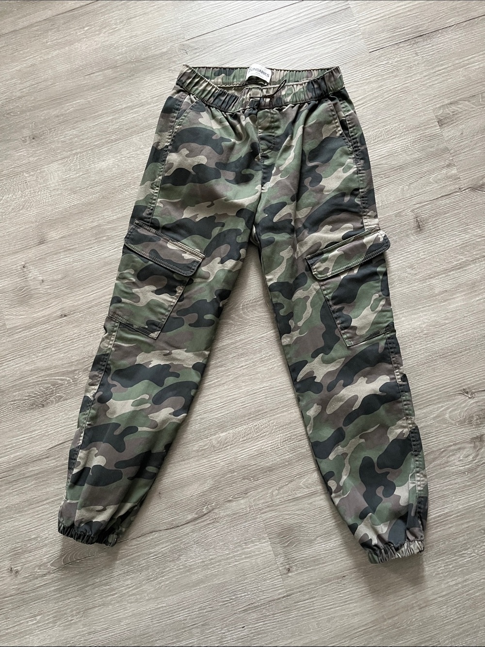 No Boundaries Green Camo Cargo Pants